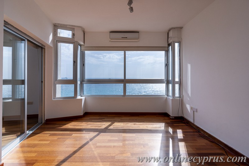 Sea view office for sale 