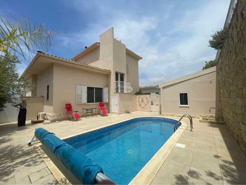 3 bed villa plus annex for long term in Mesa Chorio 