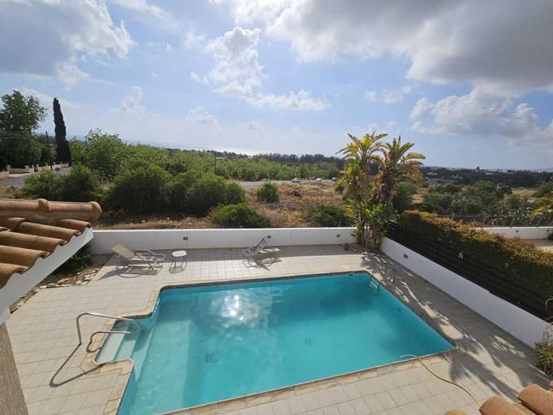 4 bedroom villa for long term rent