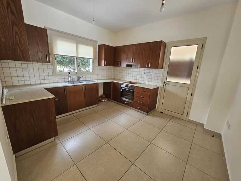 4 bedroom villa for long term rent