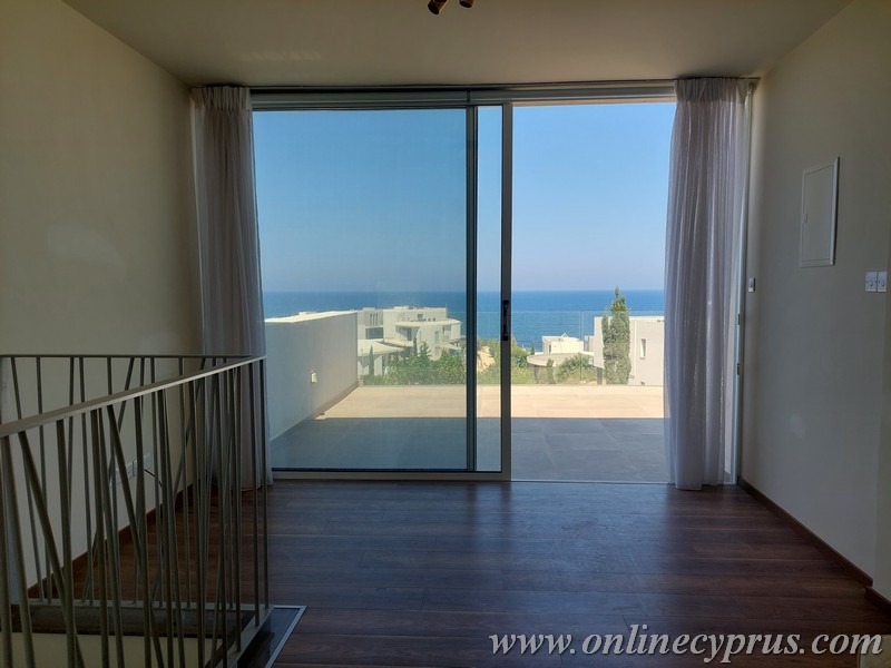 Modern villa for long term rent in Chloraka 