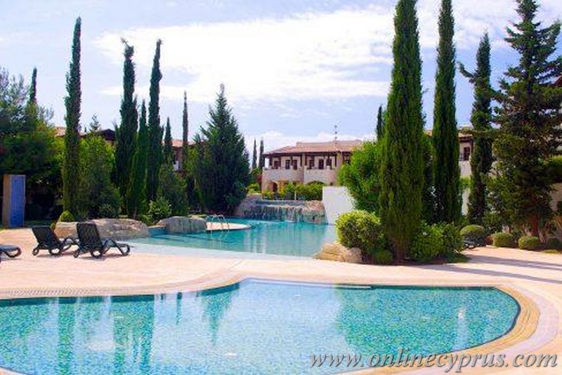 Apartment in Aphrodite Hills 