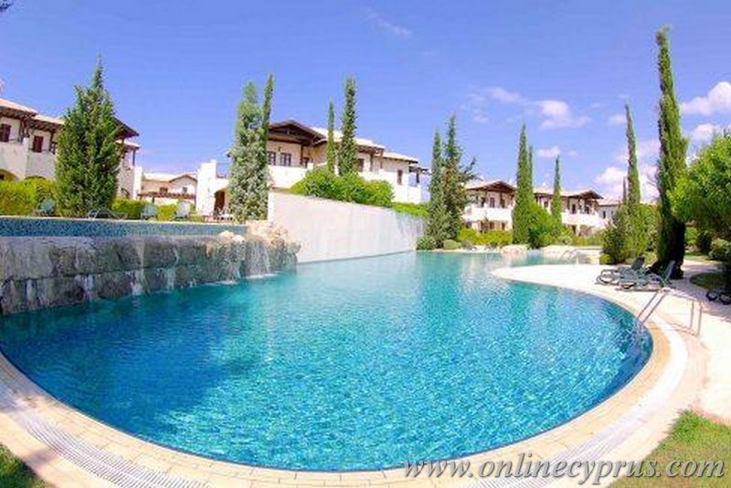 Apartment in Aphrodite Hills 