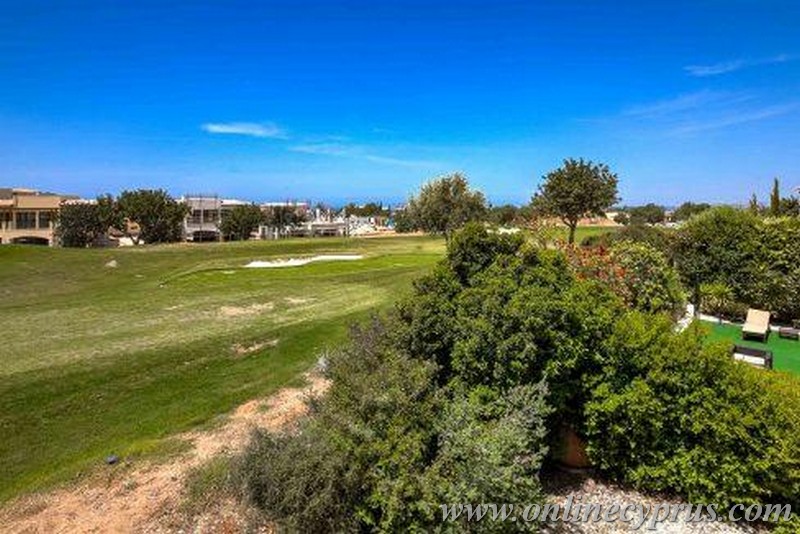 Apartment in Aphrodite Hills 