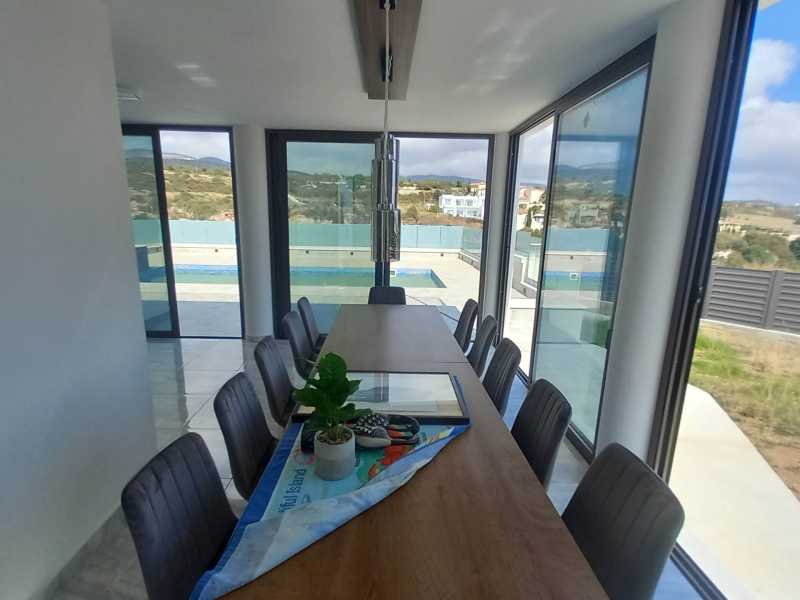 Brand new villa for rent in Peyia 
