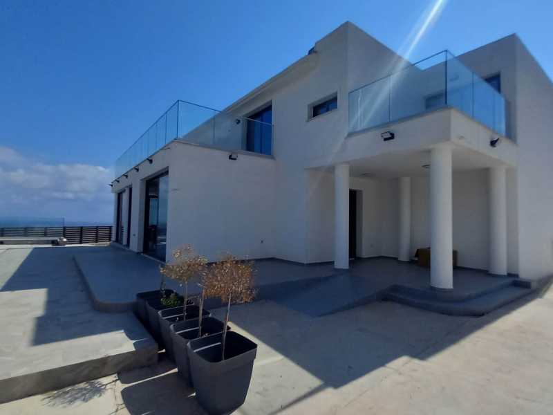 Brand new villa for rent in Peyia 