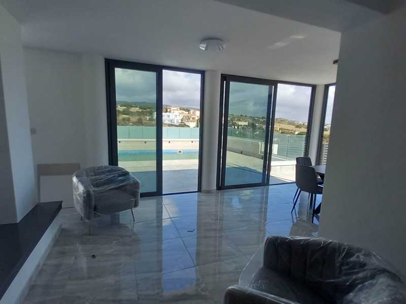 Brand new villa for rent in Peyia 