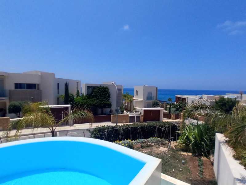 Modern villa for long term rent in Chloraka 