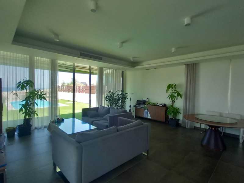 Modern villa for long term rent in Chloraka 