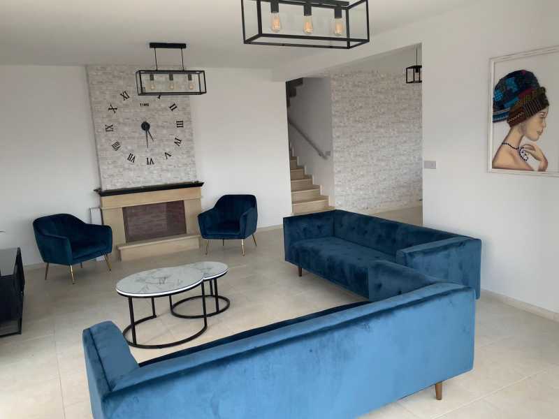 A 4 bedroom villa for long term in Peyia