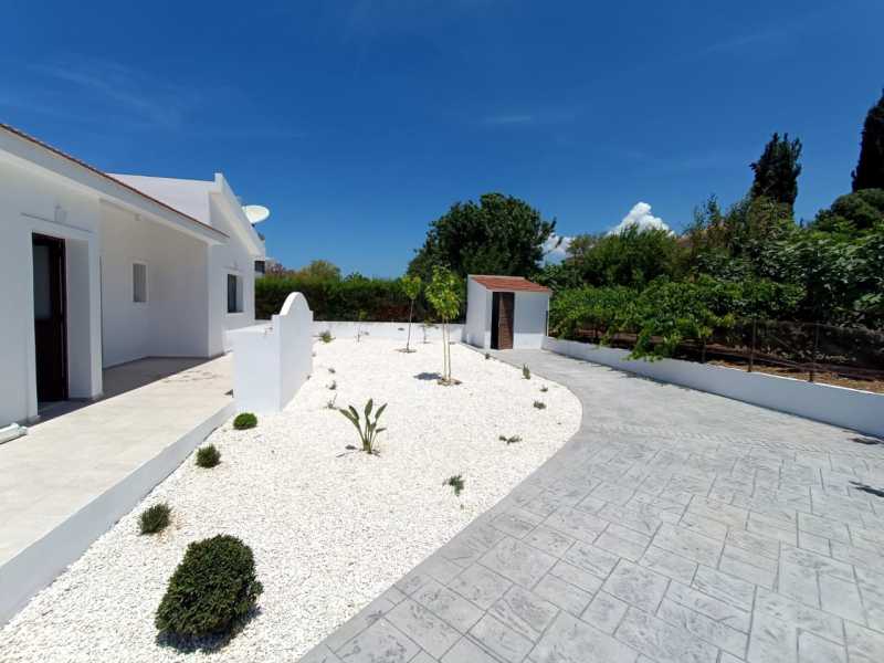 A 4 bedroom bungalow for long term rent