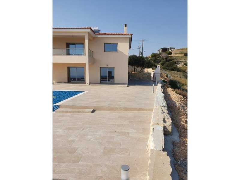 Brand new villa in Akoursos 