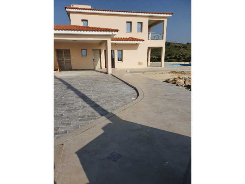 Brand new villa in Akoursos 