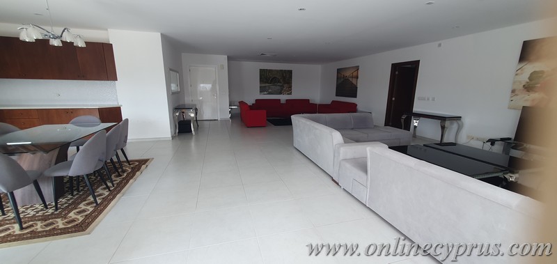 Spacious fully furnished apartment for long term in Paphos center 