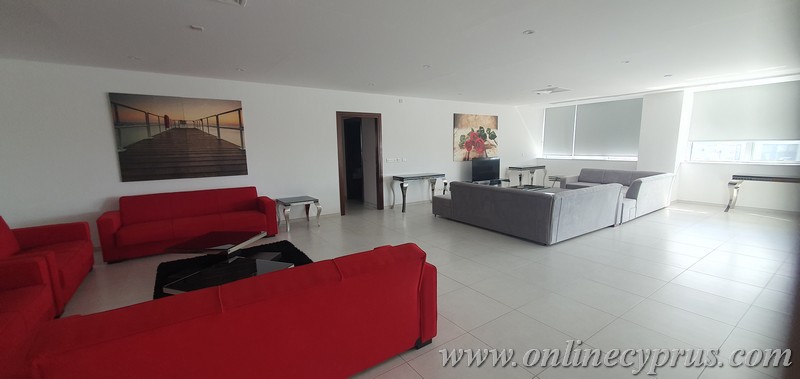 Spacious fully furnished apartment for long term in Paphos center 