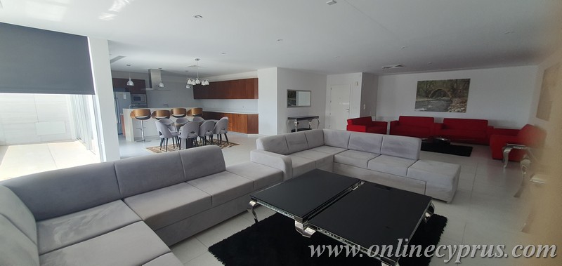 Spacious fully furnished apartment for long term in Paphos center 