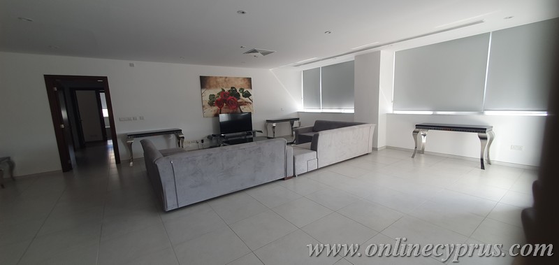 Spacious fully furnished apartment for long term in Paphos center 