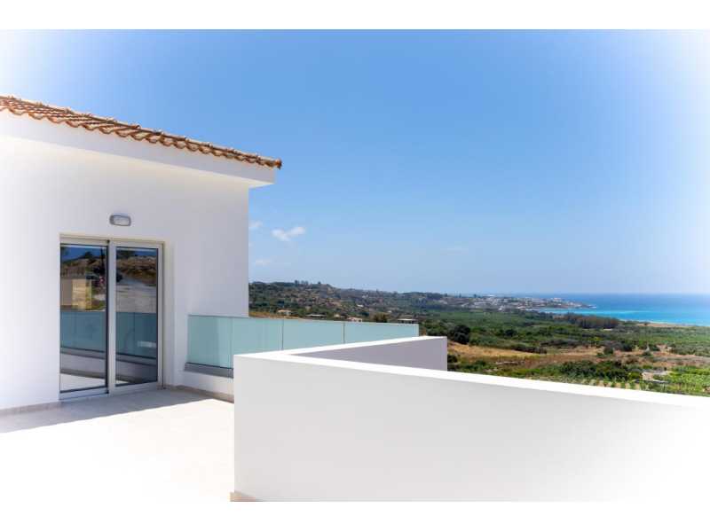 Villa for sale with sea view 