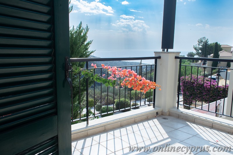 Townhouse for long term rent in Aphrodite Hills 