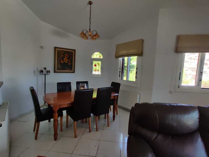 Lovely bungalow in Kamares for long term rent