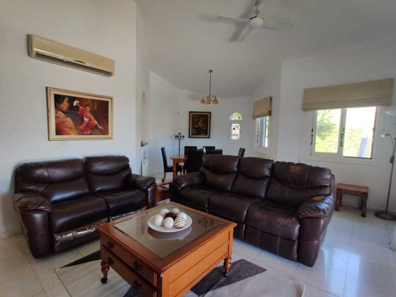 Lovely bungalow in Kamares for long term rent