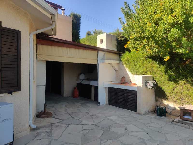 Lovely bungalow in Kamares for long term rent