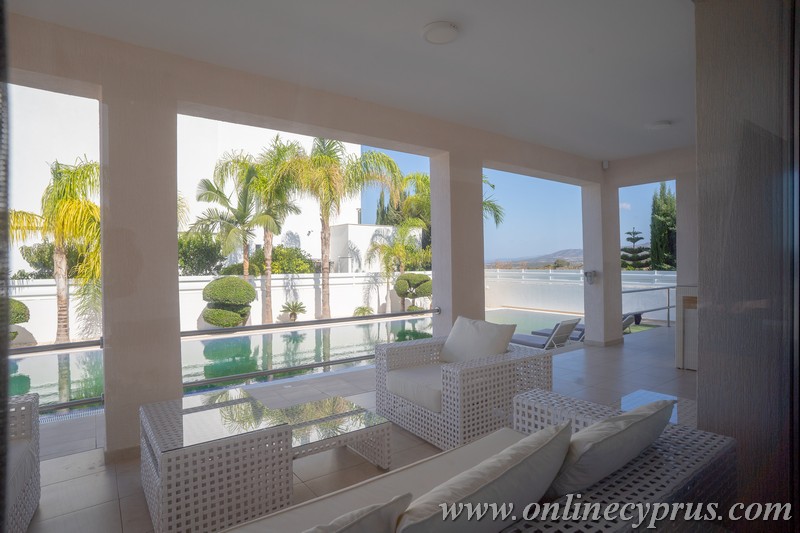Luxury villa for long term rent 