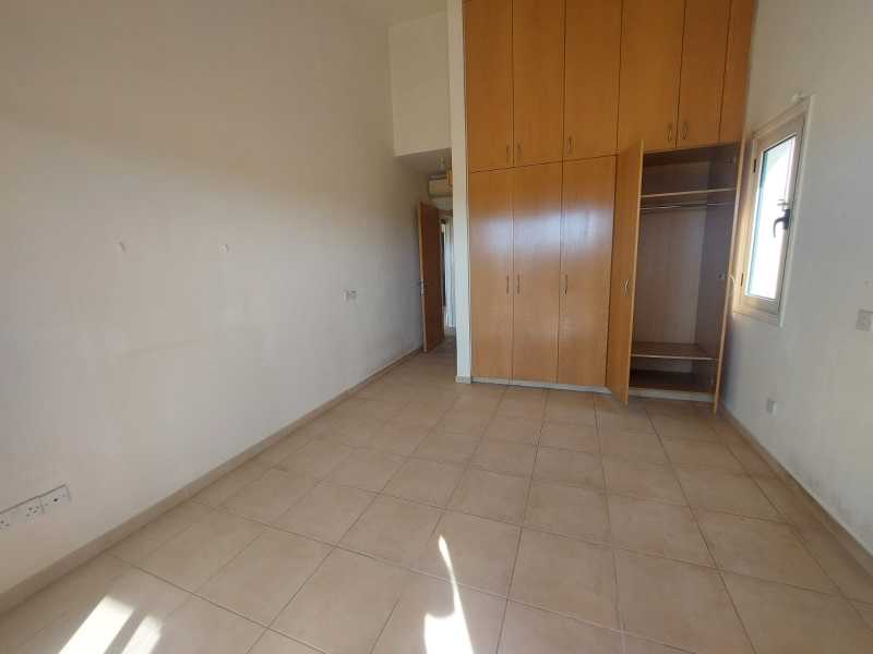 Apartment for sale in Chloraka 