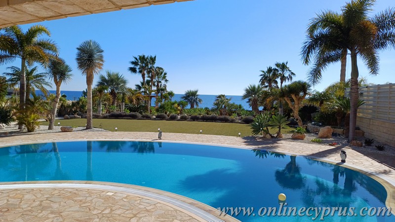 Luxury sea front villa for long term rent 