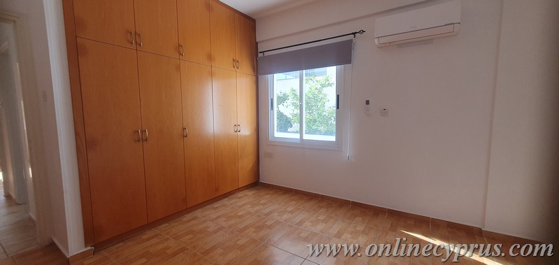 Unfurnished groundfloor spacious apartment for rent 