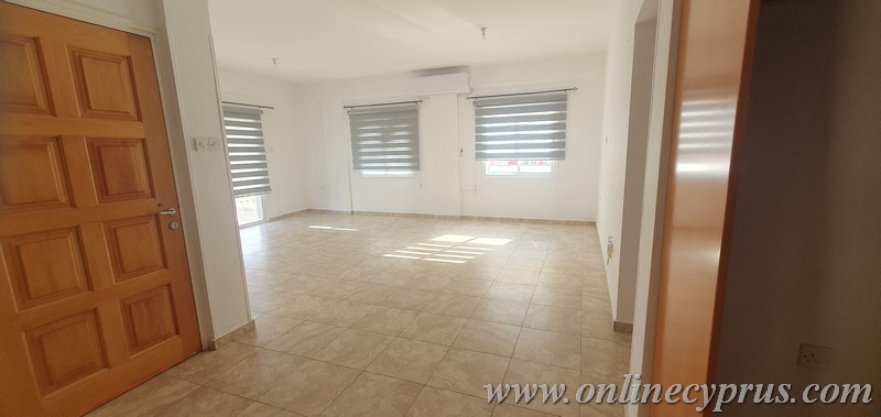 Unfurnished groundfloor spacious apartment for rent 