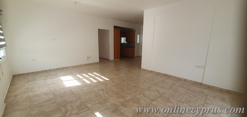 Unfurnished groundfloor spacious apartment for rent 