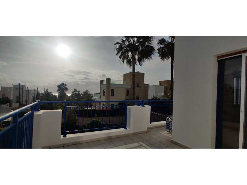 Unfurnished villa for long term rent 