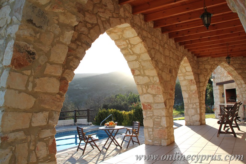 Lovely villa for rent in Miliou 