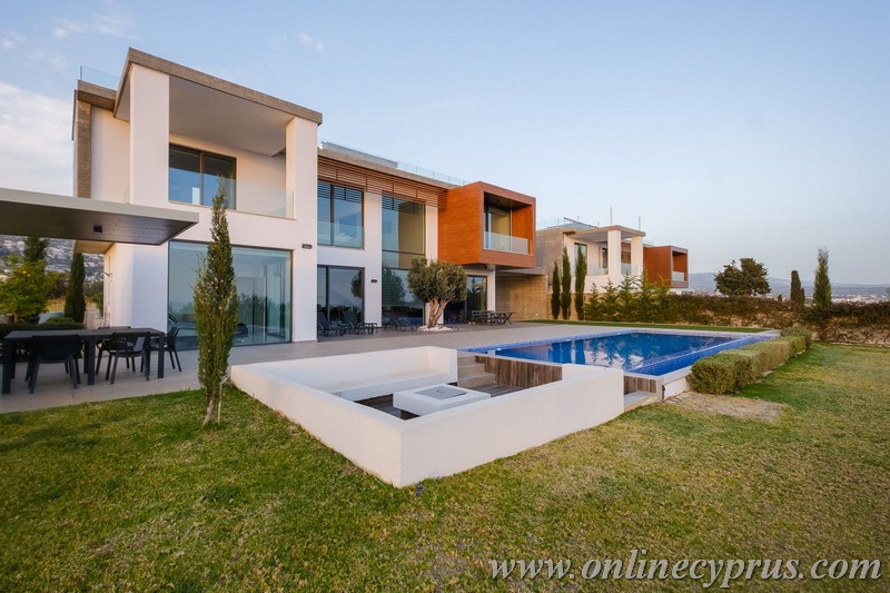 Modern villa for long term rent