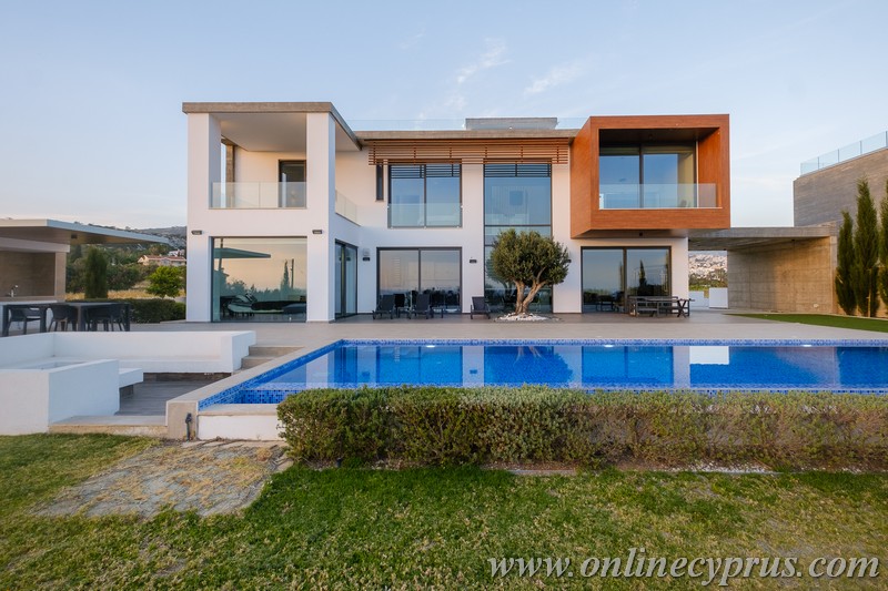 Modern villa for long term rent 
