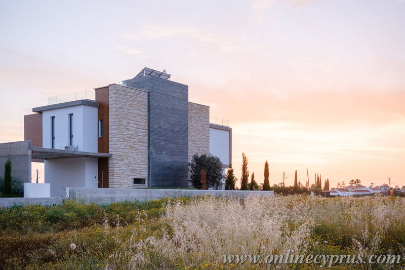 Modern villa for long term rent