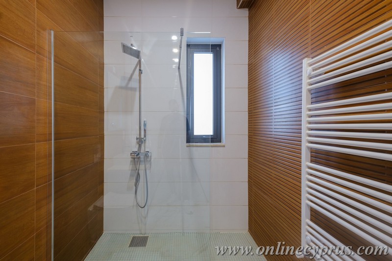 Modern villa for long term rent