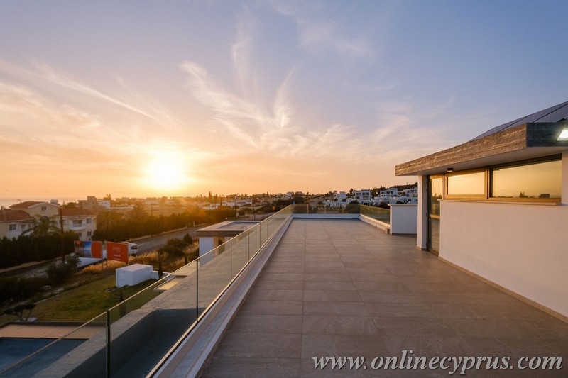 Modern villa for long term rent