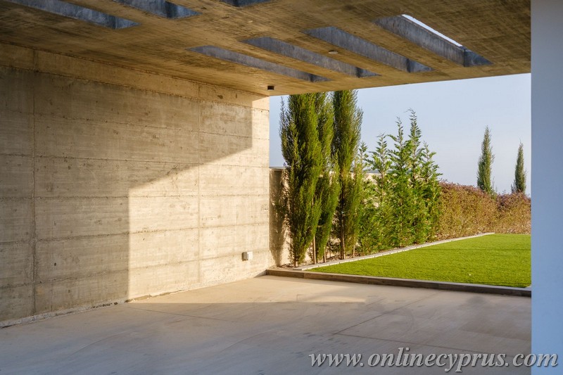 Modern villa for long term rent