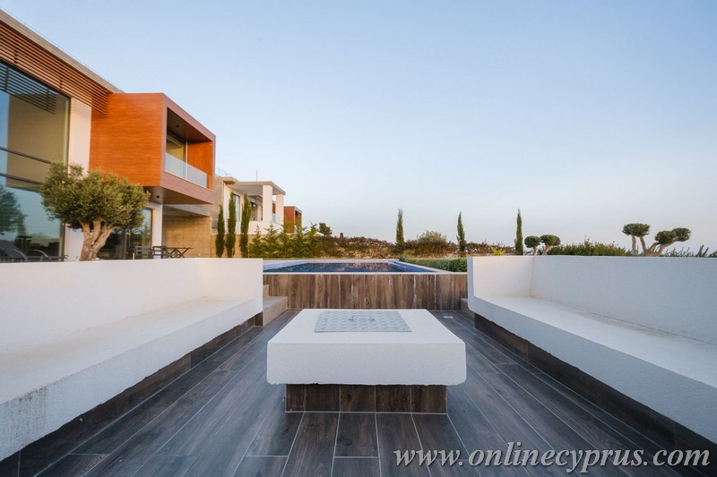 Modern villa for long term rent