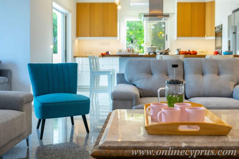 Luxury 6 bedroom villa in Coral bay