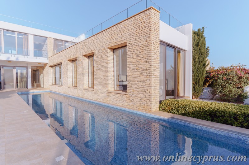 Luxury villa for long term rent 