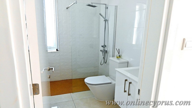 Modern villa for long term rent in Coral Bay