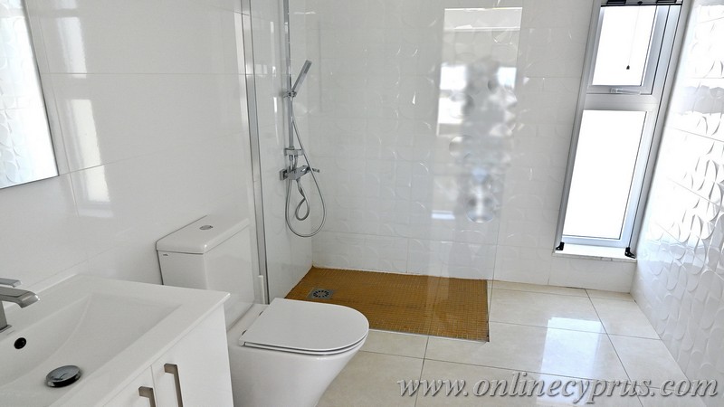 Modern villa for long term rent in Coral Bay