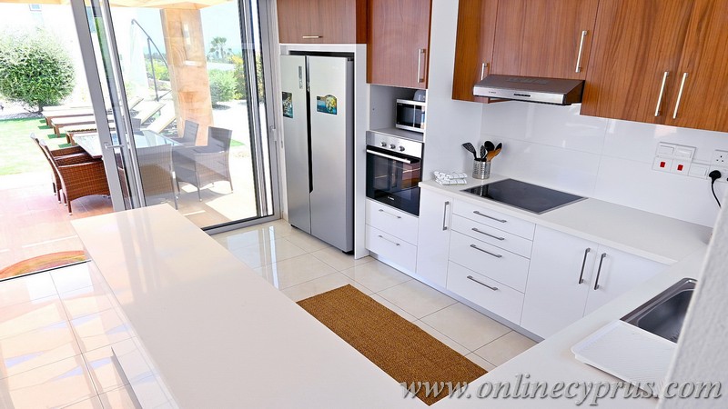 Modern villa for long term rent in Coral Bay