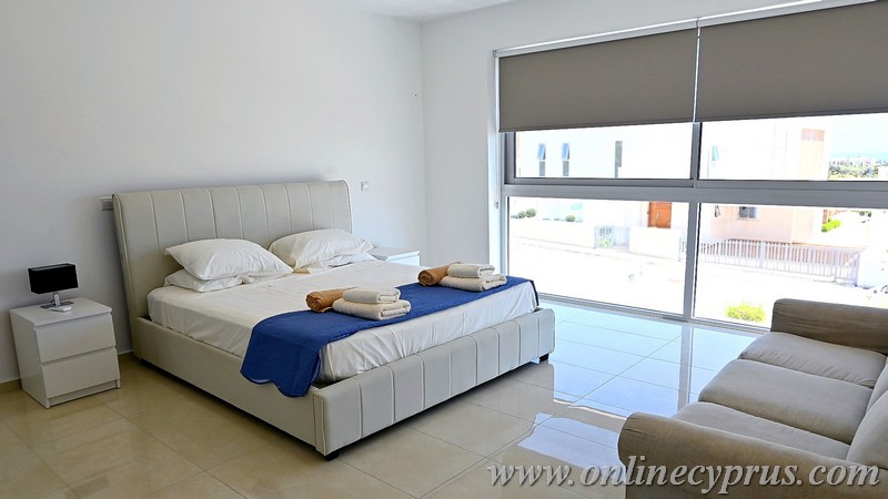 Modern villa for long term rent in Coral Bay