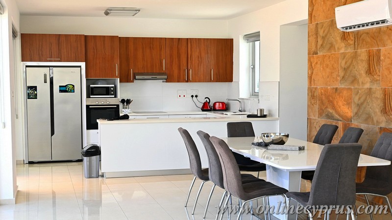 Modern villa for long term rent in Coral Bay