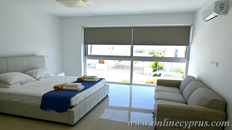 Modern villa for long term rent in Coral Bay