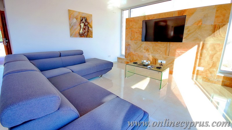 Modern villa for long term rent in Coral Bay